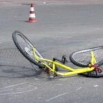 Bakıda velosiped sürən kişi və qızını avtomobil vurdu – ÖLƏN VAR