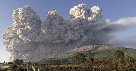 Merapi vulkanı püskürdü – VİDEO