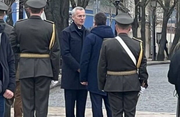 NATO-nun Baş katibi Yens Stoltenberq Kiyevə gözlənilmədən səfər etdi – FOTO