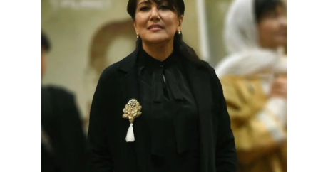 İranda məşhur aktrisa film nümayişinə hicabsız qatıldığı üçün kinoteatrın direktoru işdən çıxarıldı