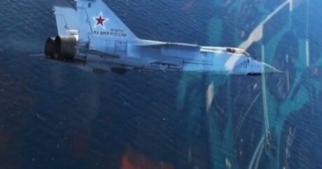 Havada alışan Rusiya qırıcısı suya düşdü – VİDEO