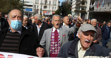 Yunanıstanda etirazlar: Səfərlər dayandırıldı