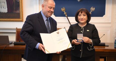 Sahibə Qafarova Varşava Universitetinin Fəxri diplomu və medalı ilə təltif olundu