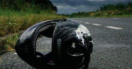 Bakıda avtomobil motosikleti vurdu: Sürücü hadisə yerindən qaçdı
