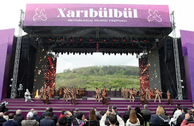 Cıdır düzündə “Xarıbülbül” festivalının açılış konserti – FOTO