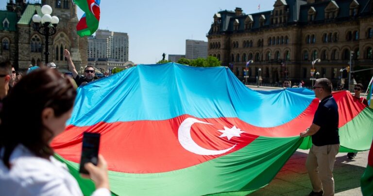 Kanada parlamenti qarşısında Azərbaycan bayrağı qaldırıldı