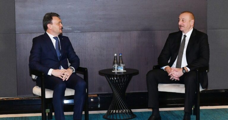İlham Əliyev Moldovanın Baş naziri ilə görüşdü