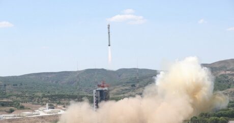 Çin eyni raketlə 41 peyki orbitə çıxarmaqla rekordunu yenilədi