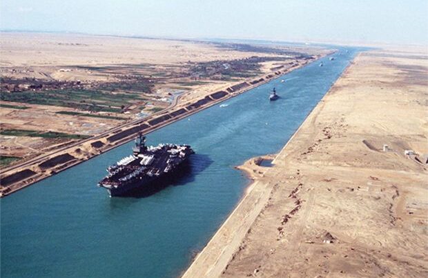 Rusiyadan Çinə gedən tanker Süveyş kanalında qəzaya uğradı