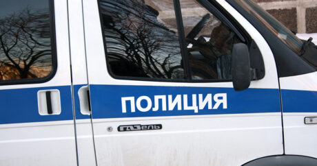 Rusiyada SİLAHLI İNSİDENT: İki polis bıçaqlandı – VİDEOLAR