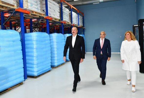 İlham Əliyev Bakıda dərman istehsalı zavodunun açılışında iştirak etdi – FOTO