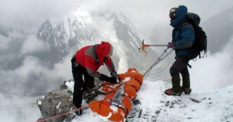Alpinistlər 5 675 metr yüksəklikdən yıxılıb öldülər
