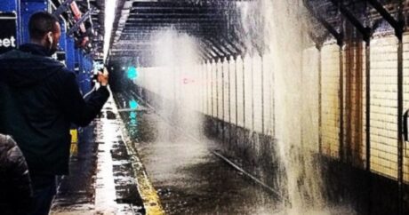Nyu-Yorkun ən böyük metro stansiyası su altında qaldı