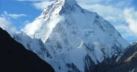 Pakistanda dağdan yıxılan alpinist ÖLDÜ – FOTO