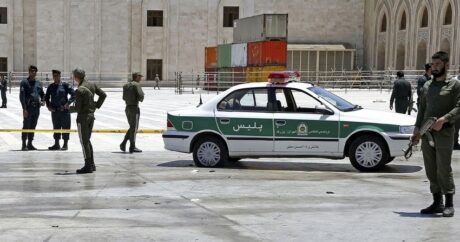 İranda polis əməkdaşları güllələndi, bir nəfər öldü
