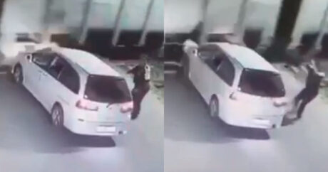 Xabarovskda sürücü avtomobili hərəkətdə olan qatara çırpdı – VİDEO