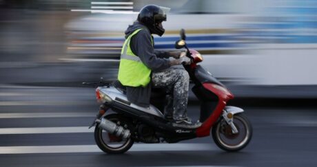 Moped sürücülərinin DİQQƏTİNƏ: Sürücülük vəsiqəsi tələb olunur
