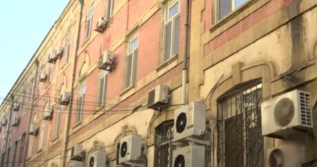 Tarixi binaya qəsd: fasadına 67-yə qədər kondisioner quraşdırıldı – VİDEO