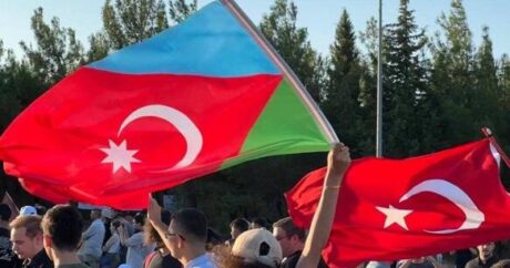 Türkiyədə Güney Azərbaycan bayrağı dalğalandırıldı