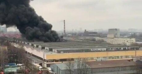 Türkiyədə iki fabrik yanır