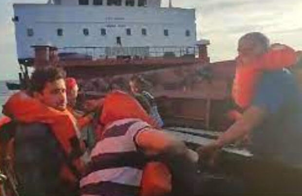 Qara dənizdə yük gəmisi minaya düşdü – FOTO