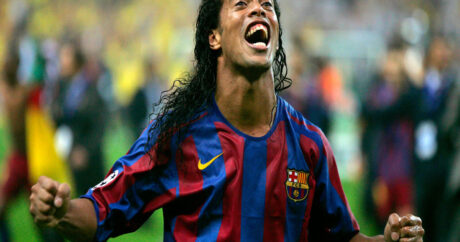 Ronaldinyo 2000-ci illərin ən yaxşı futbolçusu seçildi