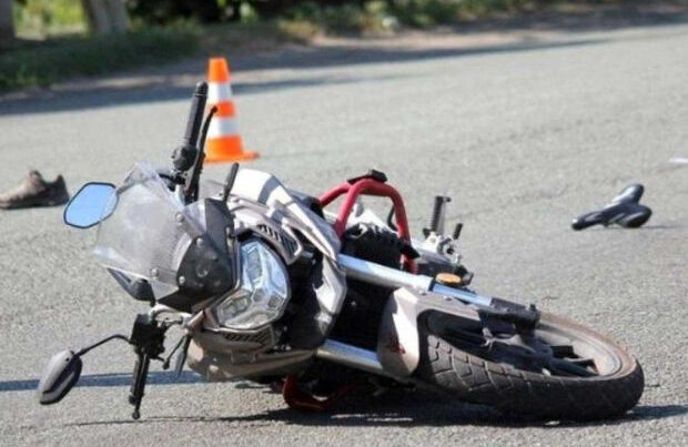 Zirə-Türkan yolunda “KamAZ”la motosiklet toqquşdu: Ölən var