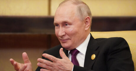Putinə yeni prezident vəsiqəsi təqdim edildi