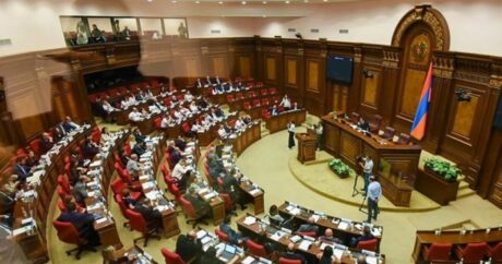 Ermənistan parlamentində tragikomediya: Deputatlar hakimiyyətə ultimatumlar verdi