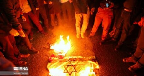 Tehranda İsrail bayrağı yandırıldı
