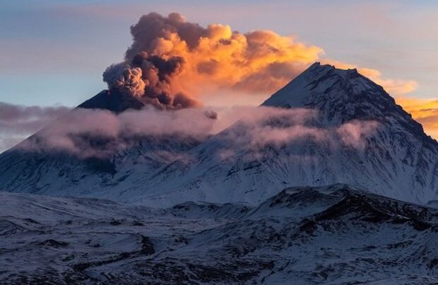 Klyuçevskoy vulkanı 14 kilometr hündürlüyə püskürdü – VİDEO