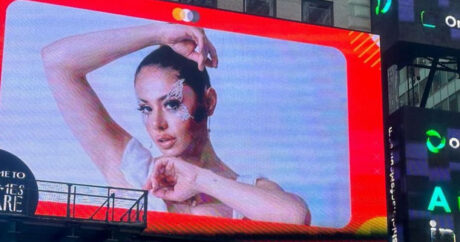 Samirə Əfəndi Tayms meydanındakı reklam lövhələrində – FOTO