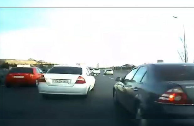 Qəza törədib qaçan sürücü saxlanıldı – VİDEO