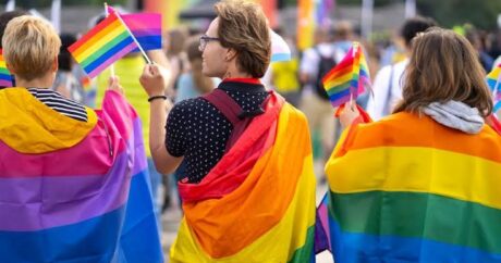 Rusiyada LGBT-yə açılan savaş:  Hərəkatın fəaliyyəti qadağan edildi