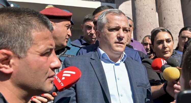 Qarabağ separatçılarının başçısı Köçəryanla görüşdü