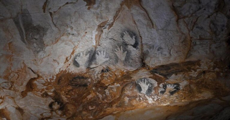 25 min illik mağara təsvirlərindəki kəsik barmaq şəkillərinin sirri ortaya çıxdı: Qədim insanlardan ŞOK RİTUAL