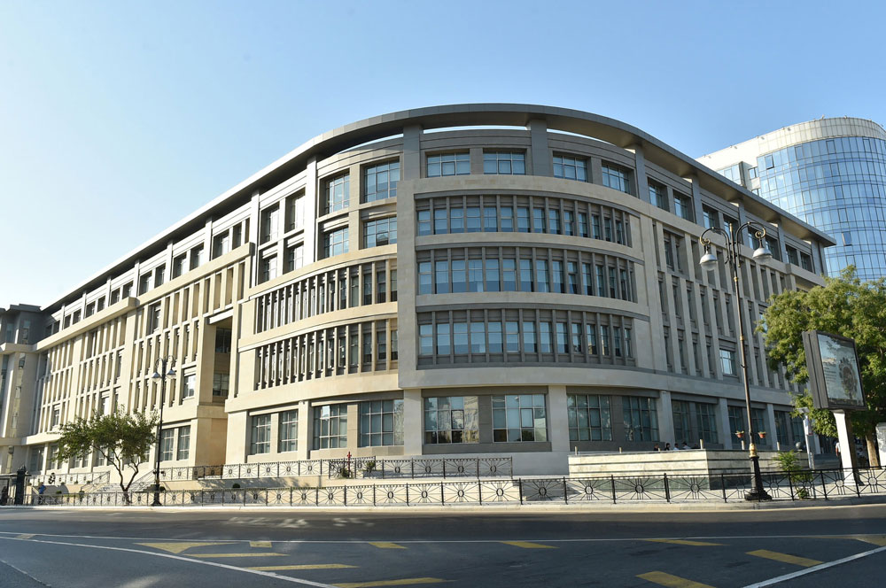 Bakıda məşhur məktəbdə YOLUXMA: Sinfin 10 şagirdi və müəllimi…