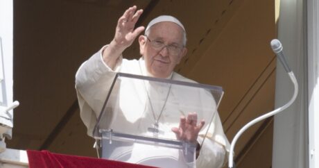Papa Fransisk ənənəvi “Angelus” duasını yenə videobağlantı ilə etdi