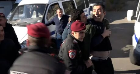 Ermənistan “QAYNAYIR”: Qırmızı beretlilərlə ermənilər arasında TOQQUŞMA – VİDEO