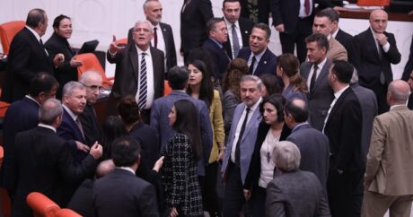 Parlamentdə “Süryani dili” mübahisəsi: İşin içinə “Bəqərə”ni qatdılar – FOTO
