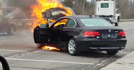 Bakıda “BMW” yandı