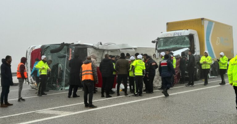 Türkiyədə sərnişin avtobusu aşdı – 4 ölü, 36 yaralı