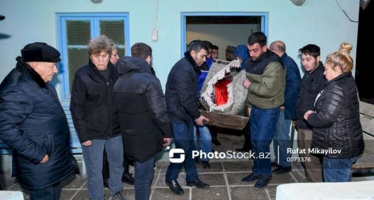 Aygün Bəylərin nəşi ata evinə gətirildi