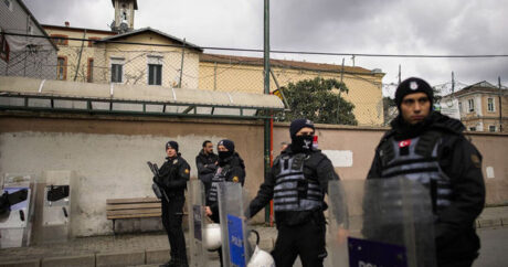 İstanbulda kilsədə silahlı insidentlə bağlı 25 nəfər həbs edildi