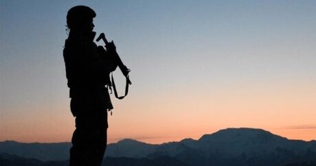 2 PKK terrorçusu Türkiyə ordusuna təslim oldu