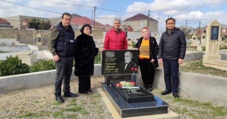 “Kölgədə qalan aktyorları irəli çəkirdi” – Xalq artistinin məzarı önündə FOTOLAR/VİDEO