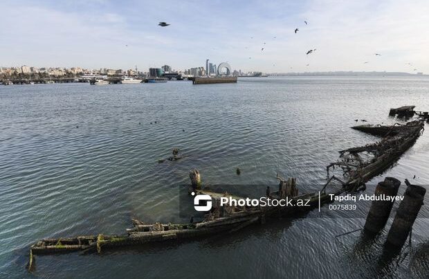 Bakı bulvarında batmış gəmi peyda oldu – FOTOREPORTAJ