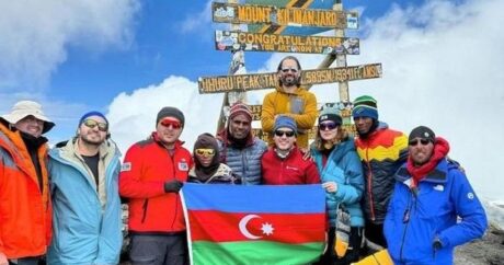 Azərbaycanlı alpinistlər Kilimancaro zirvəsini fəth ediblər
