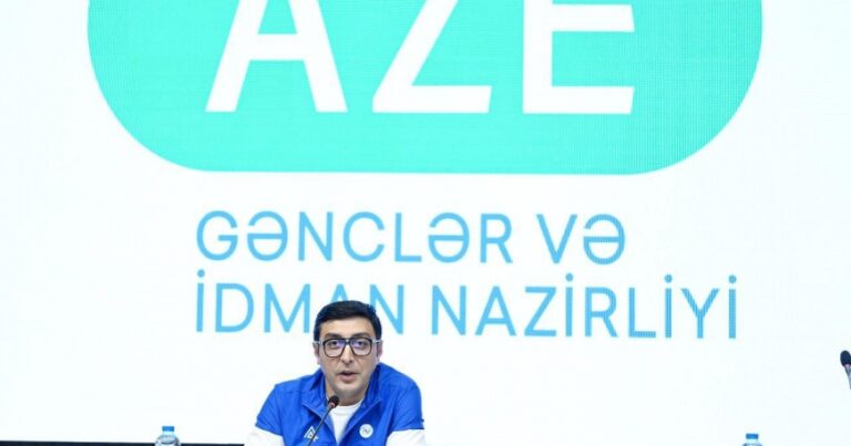 Nazir beynəlxalq yarışlarda uğur qazanmış idmançılarla görüşdü