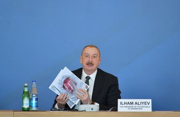 İlham Əliyev Forum iştirakçılarını Fransanın ölkəmizə qarşı qərəzli mövqeyi barədə məlumatlandırdı